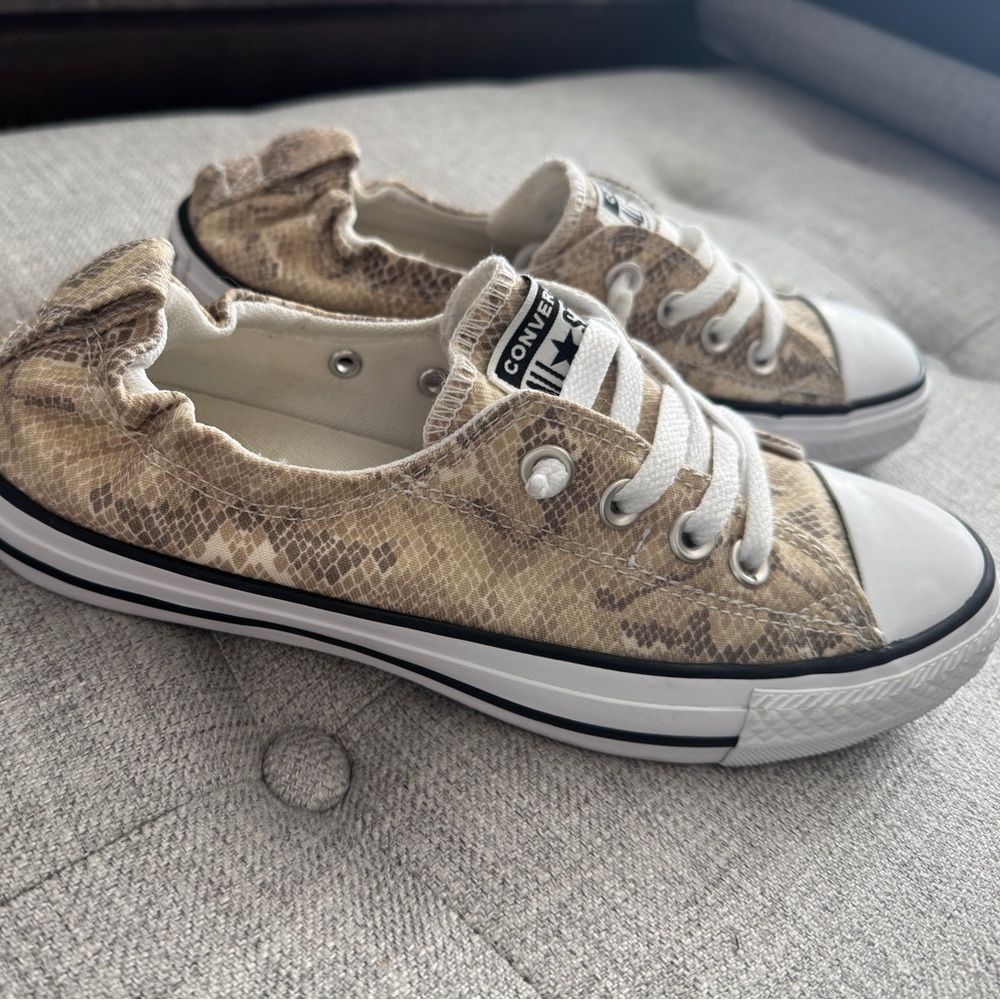 LIKE NEW Converse Chuck Taylor All Star Snakeskin print low cut sneakers 🐍